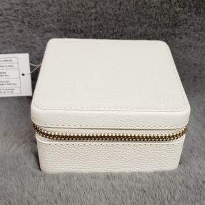 Mark & Graham travel jewelry accessories case white
